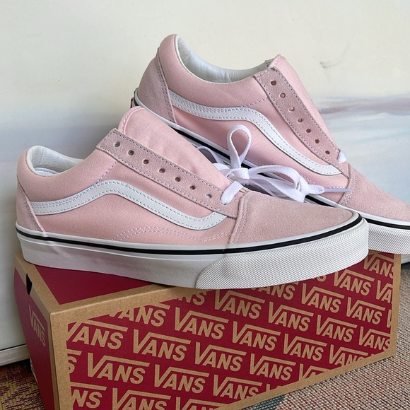 Vans WMNS Old Skool
Blushing/True White
VN0A4BV5TC3
Sneakers - Picture 6 of 16